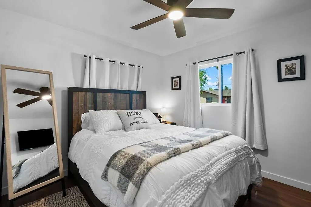 The Modern Farmhouse Scottsdale Ferienhaus